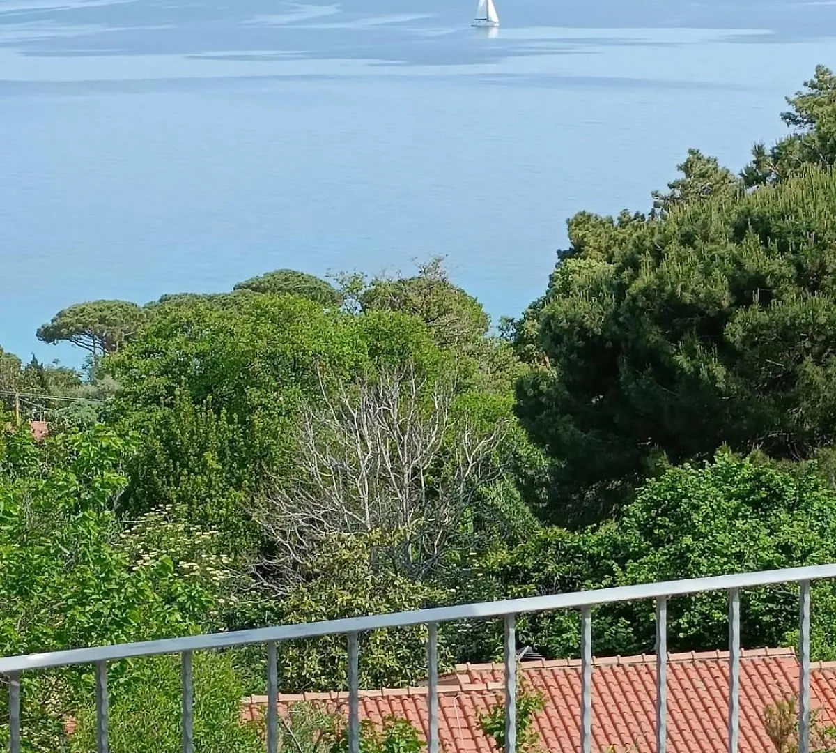 Casa Panoramica Bouganville SantʼAndrea 0*,  Italien